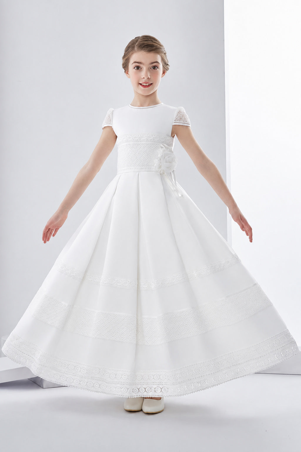 Elegant A-Line Jewel Short Sleeve Lace Hand Made Flowers Floor-Length Satin First Communion Dresses
